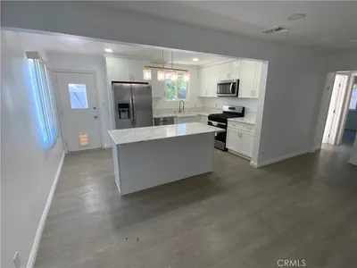 1702 S Monterey photo 2