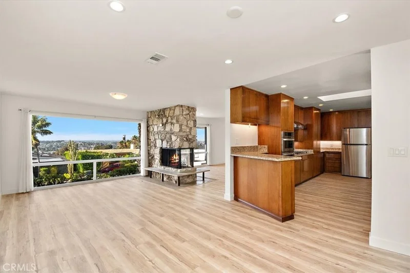 312 Avenida Atezada photo 2
