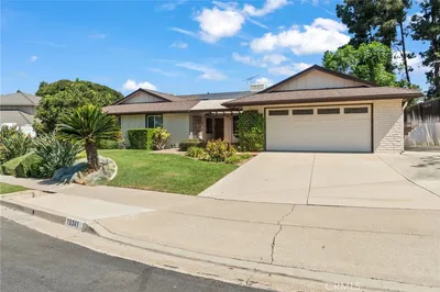 19341 Willowbrook photo 2