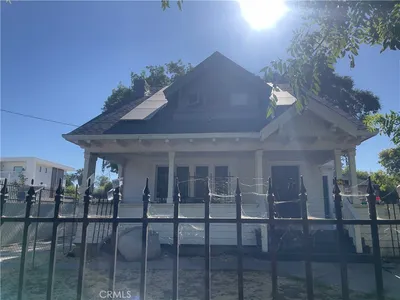 739 N Center