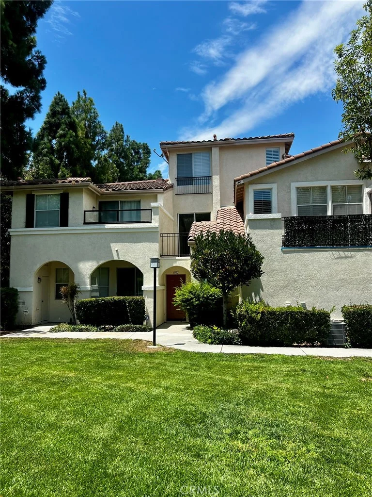 1805 Crescent Oak