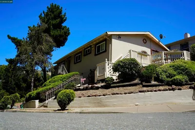 3700 Lundholm Ave photo 2