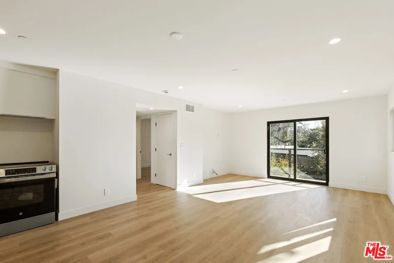 2838 Marsh Street photo 2