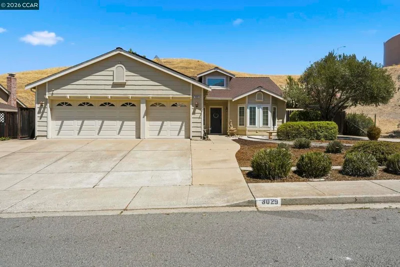 3029 Larkspur Dr photo 2