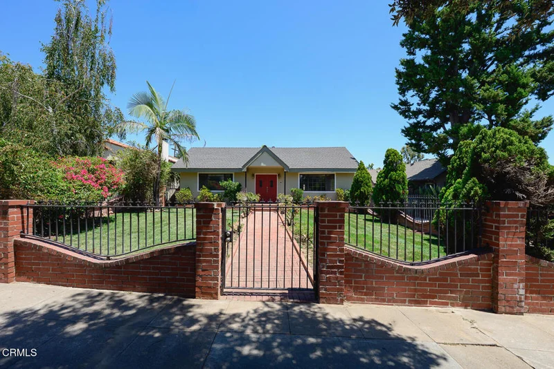 880 N Allen Avenue
