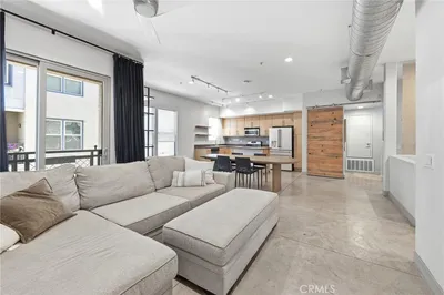 204 E 3rd Street, Santa Ana, CA 92701