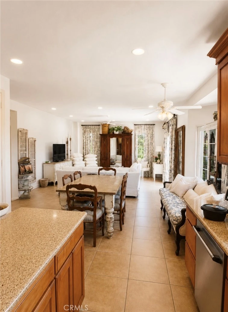 Interior 3