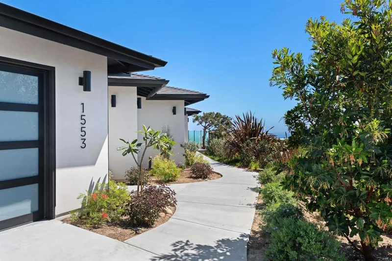 Photo 2 of 1553 Copa De Oro Drive