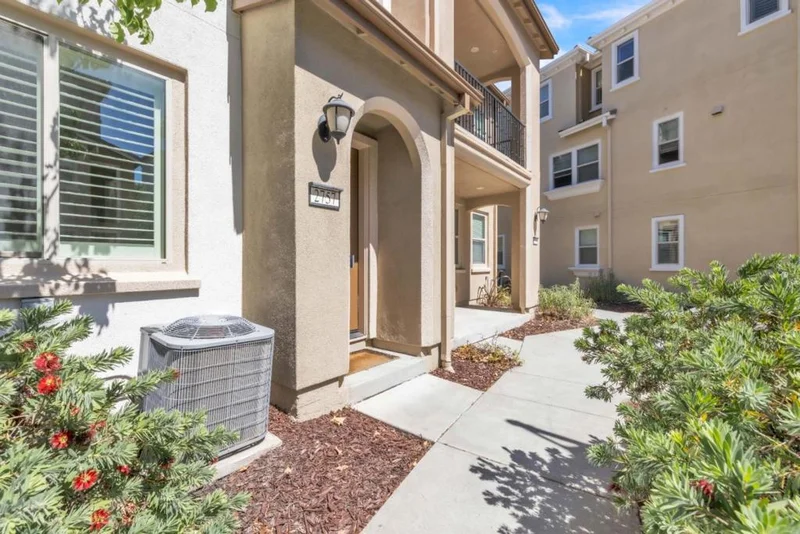 2757 Ferrara Circle photo 2