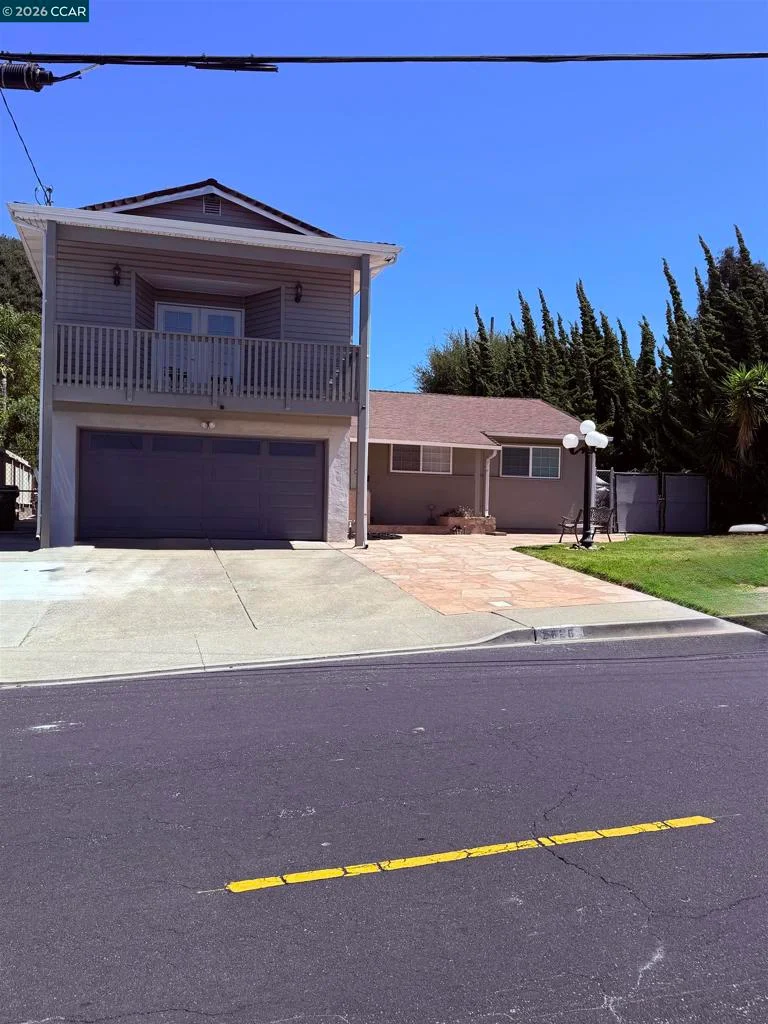 2626 Shamrock Dr