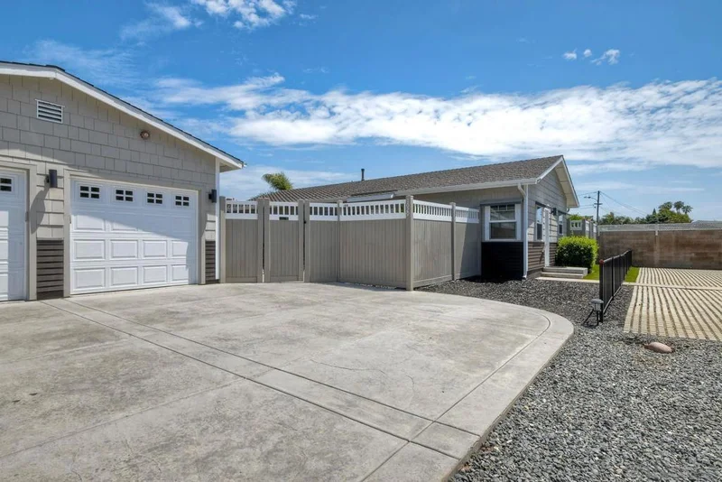 1027 29 Knowles Ave photo 2
