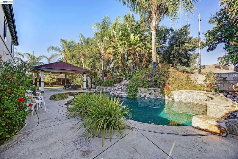 1708 La Pergola Dr photo 2