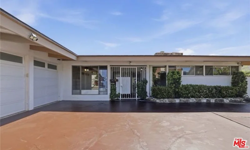 6732 Wooster Avenue, Los Angeles, CA 90056