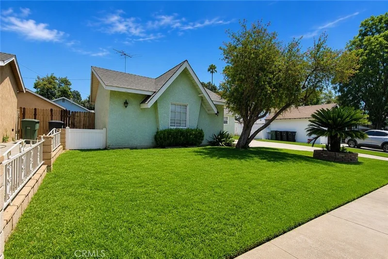 Photo 2 of 4737 Toyon Road