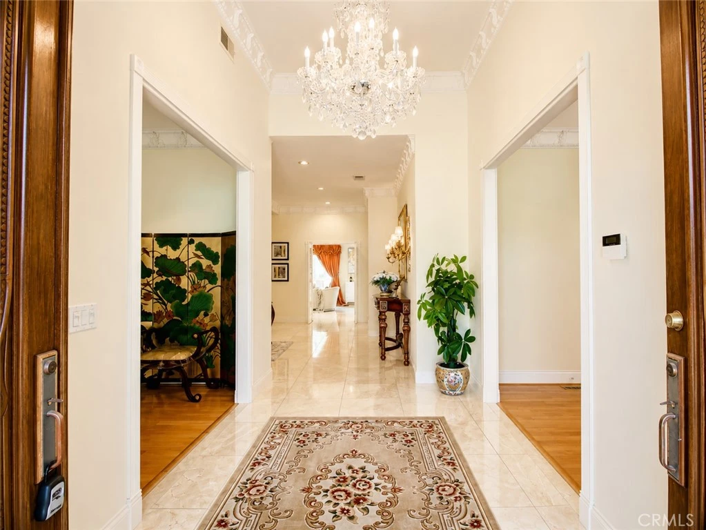 Interior 3