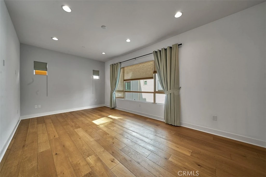 Interior 3