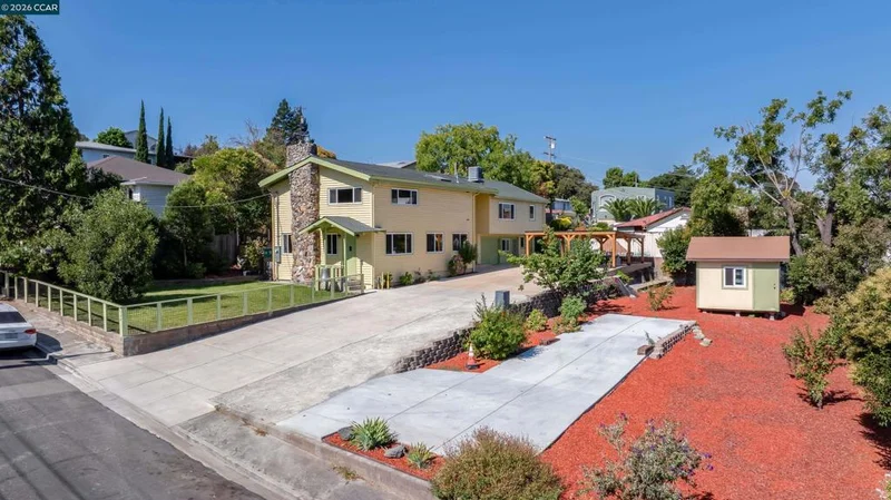 748 3rd Ave.