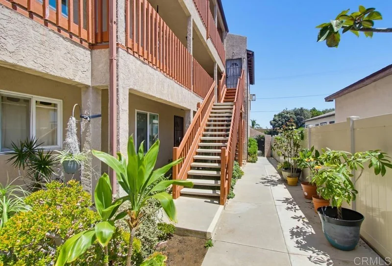 4339 Rialto Street 6 photo 2