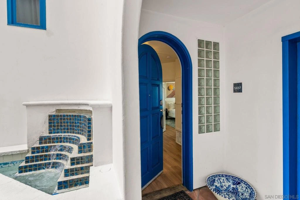 Interior 3