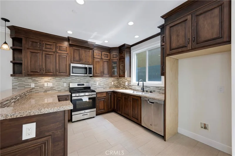 7776 Liberty photo 2