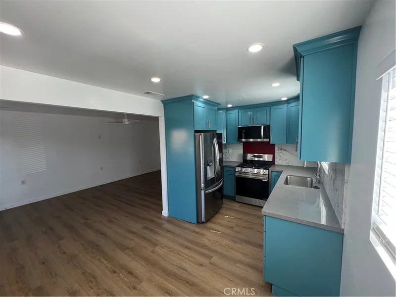 1541 N Hope Street photo 2
