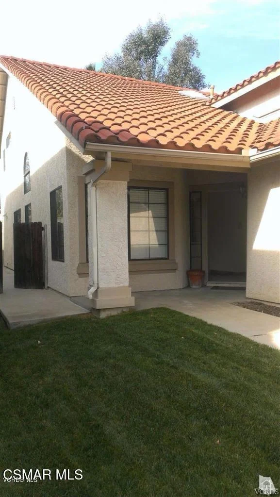 4117 Lost Springs Drive photo 2