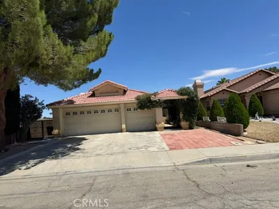 733 E Avenue J12