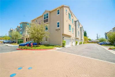 16434 Whittier #6 Boulevard photo 2