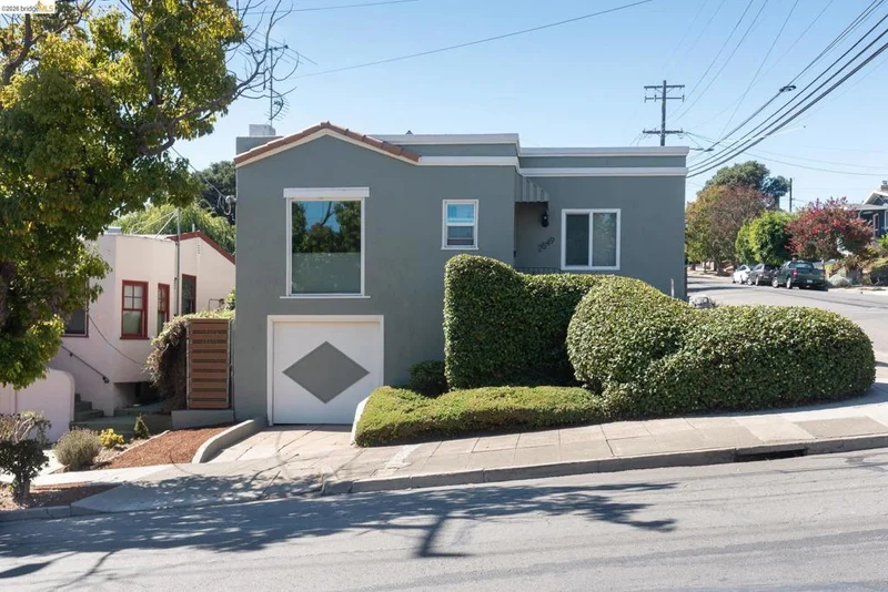 2549 monticello av