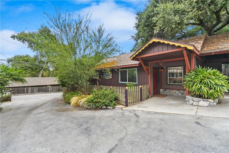 483 Sturtevant Drive photo 2