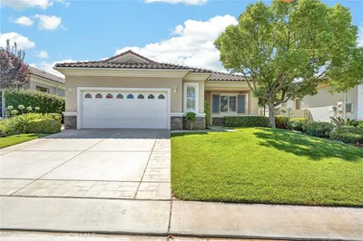 1730 N Forest Oaks photo 2