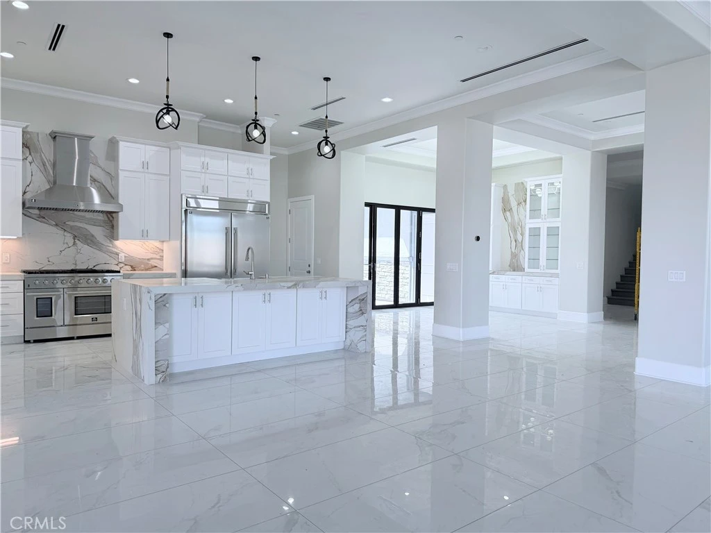 Interior 3