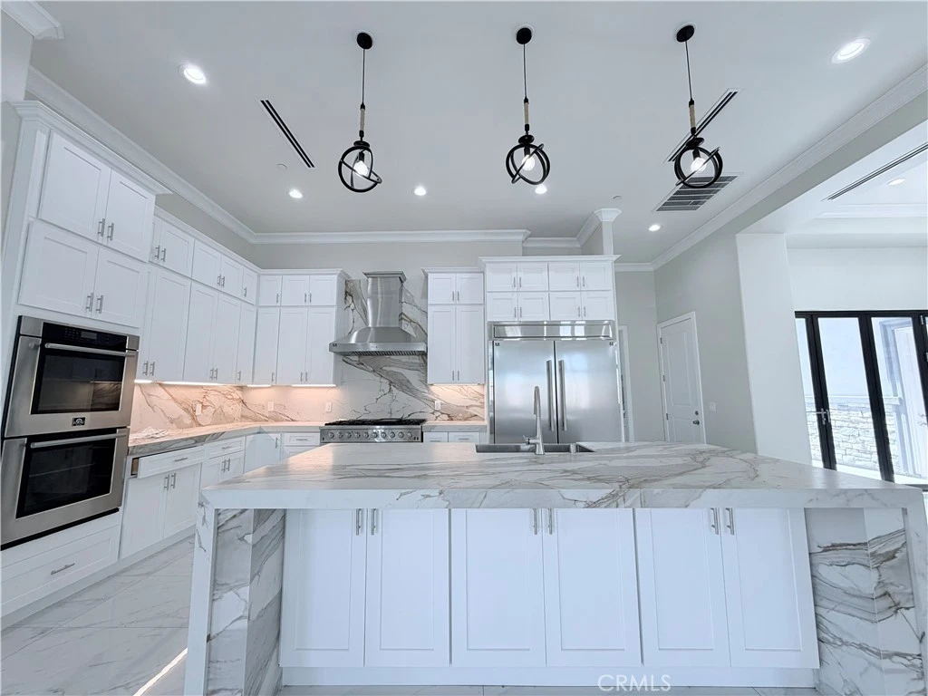 Interior 4