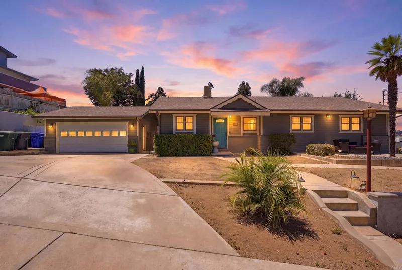 1738 Key Lane