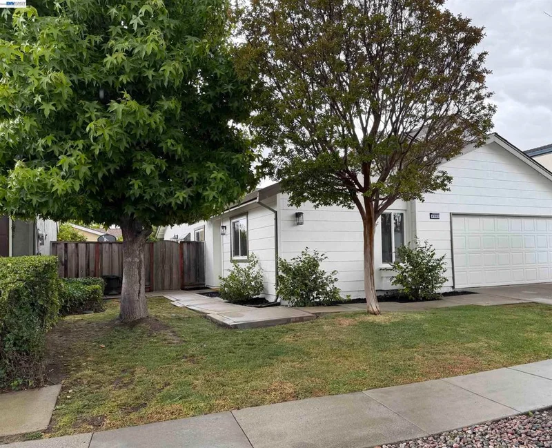 4162 Polonius Cir