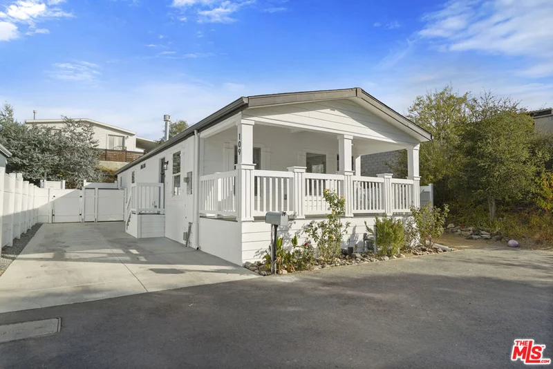30473 Mulholland Hwy 109 photo 2