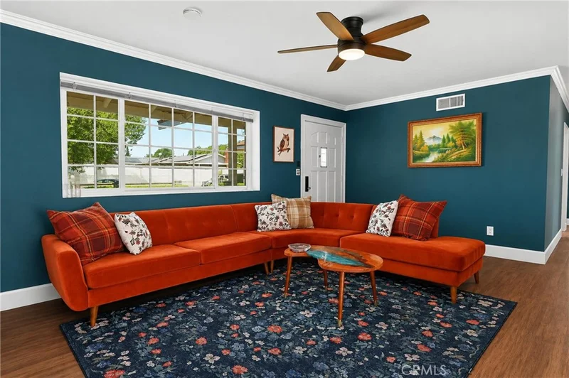 Photo 2 of 1714 N Corona