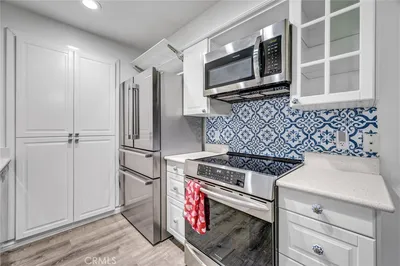 3500 S Greenville G16