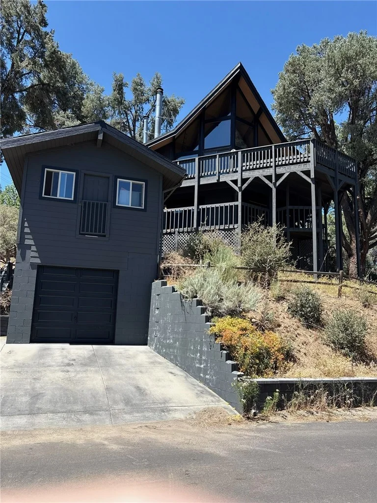 2461 Tyndall photo 2