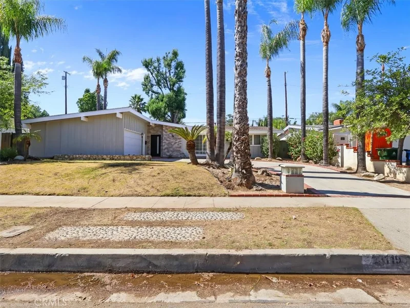 23119 Gainford Street photo 2