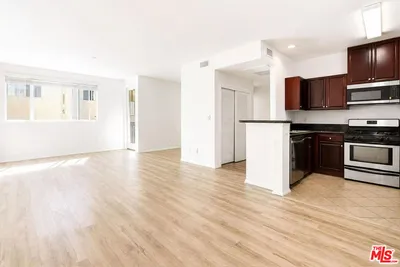 13941 Sherman Way 205 photo 2