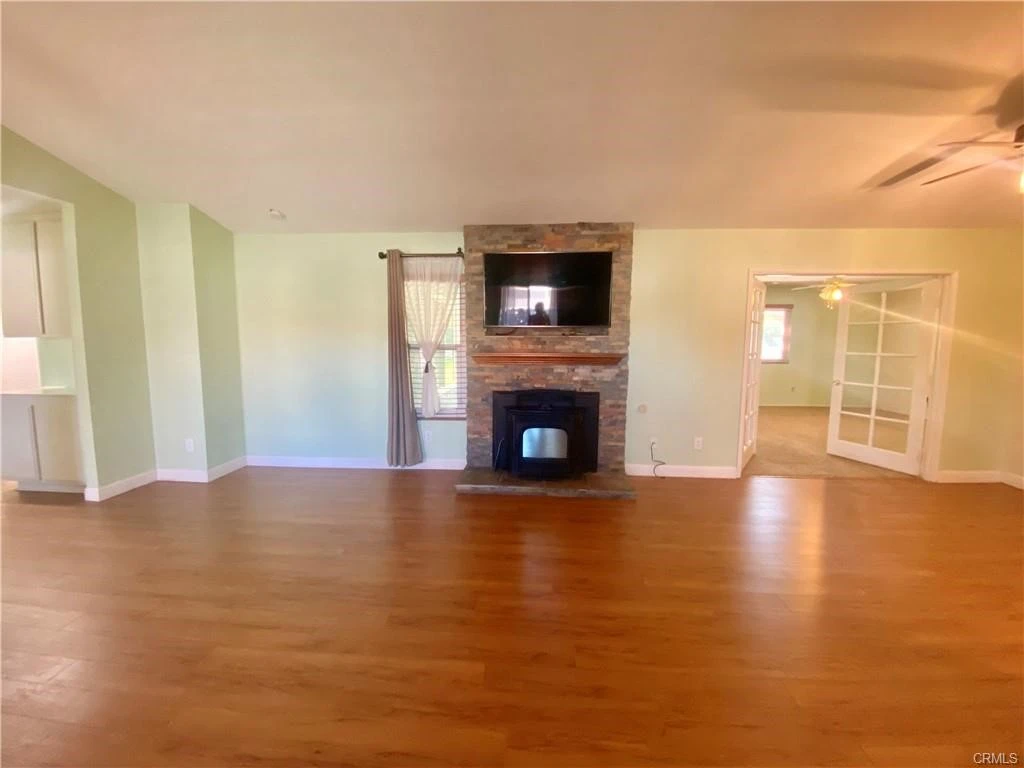 Interior 4