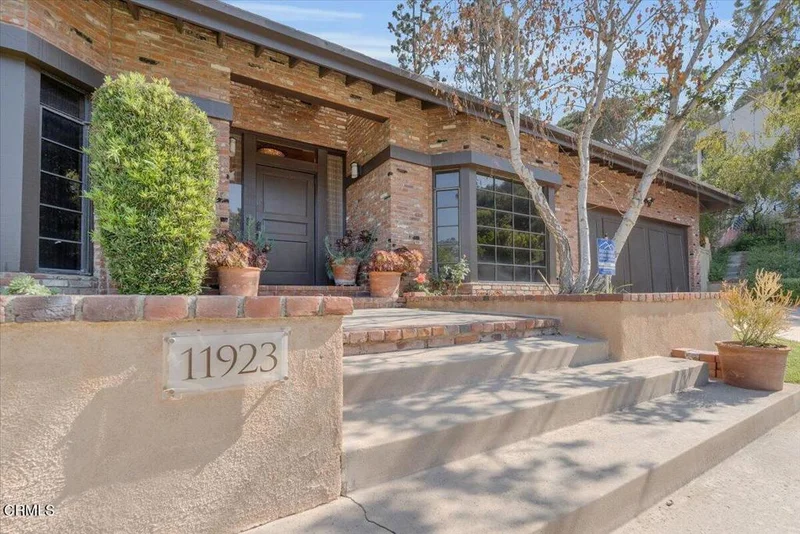 Photo 2 of 11923 Brentwood Grove Drive