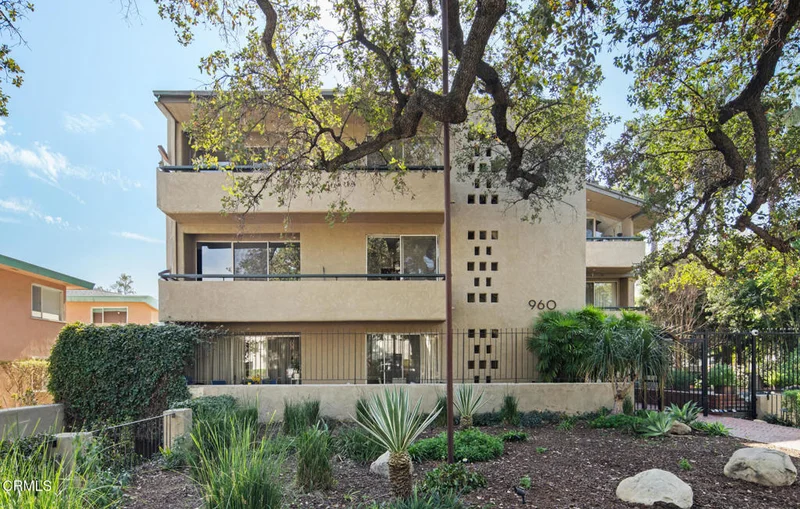 960 San Pasqual Street 210