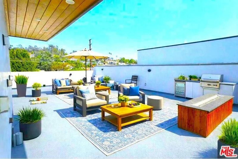 6847 N Figueroa Street