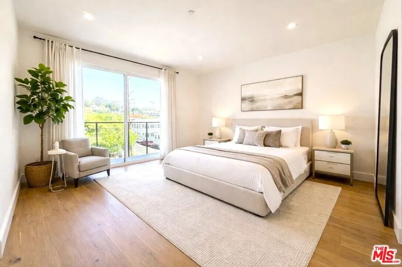 6847 N Figueroa Street photo 2