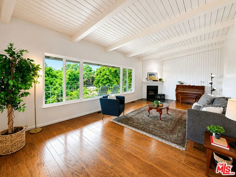 3543 Lavell Drive