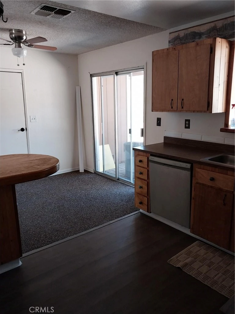 Interior 4