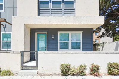 1410 N Harbor 1 photo 2