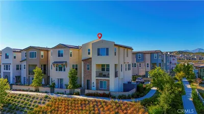 202 Heartland Way photo 2